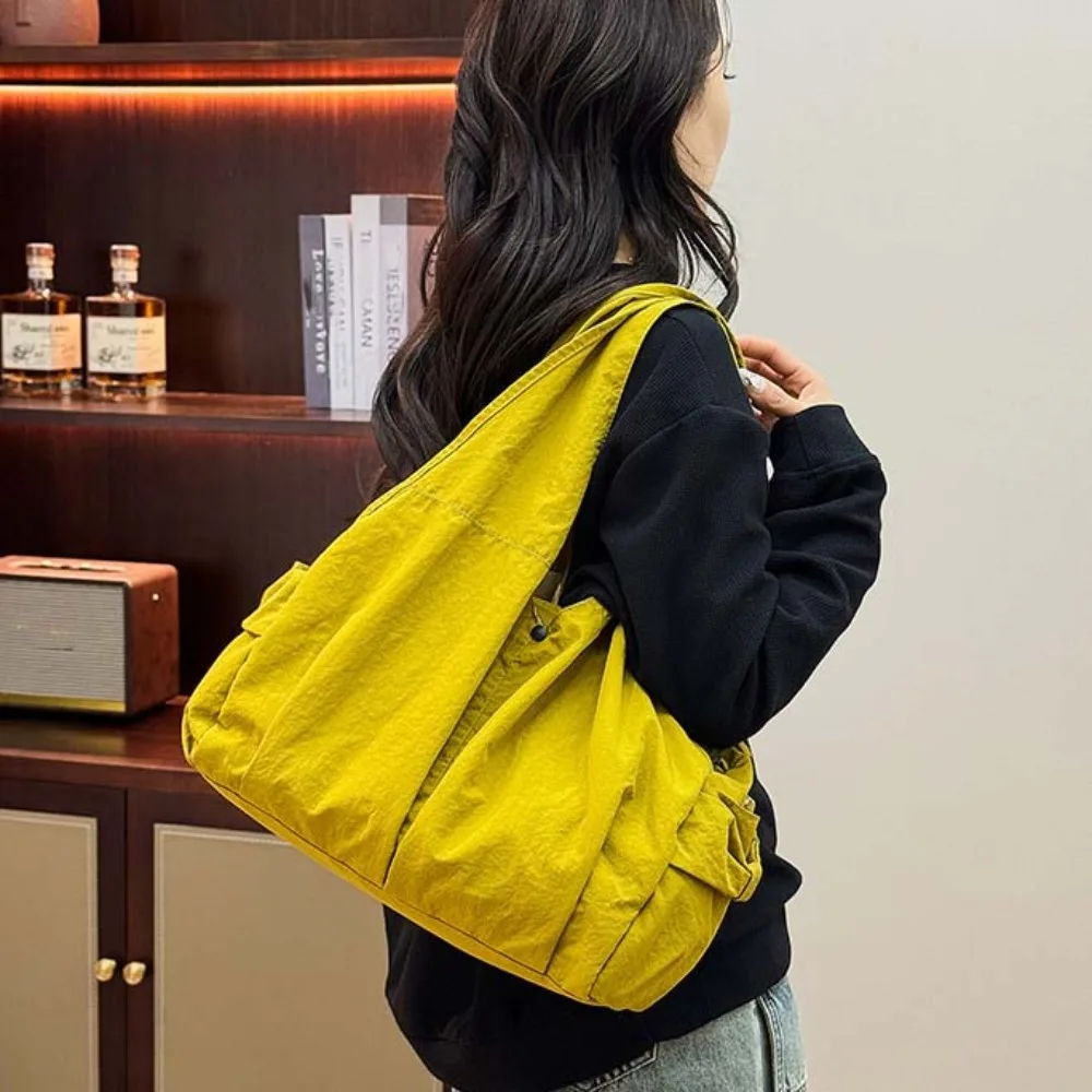 Casual Nylon Shoulder Bag Double Zipper Design Japanese Style Large Capacity Tote Bag Polyester Multi-Pocket
Casual Nylon Shoulder Bag Double Zipper Design Japanese Style Large Capacity Tote Bag Polyester Multi-Pocket