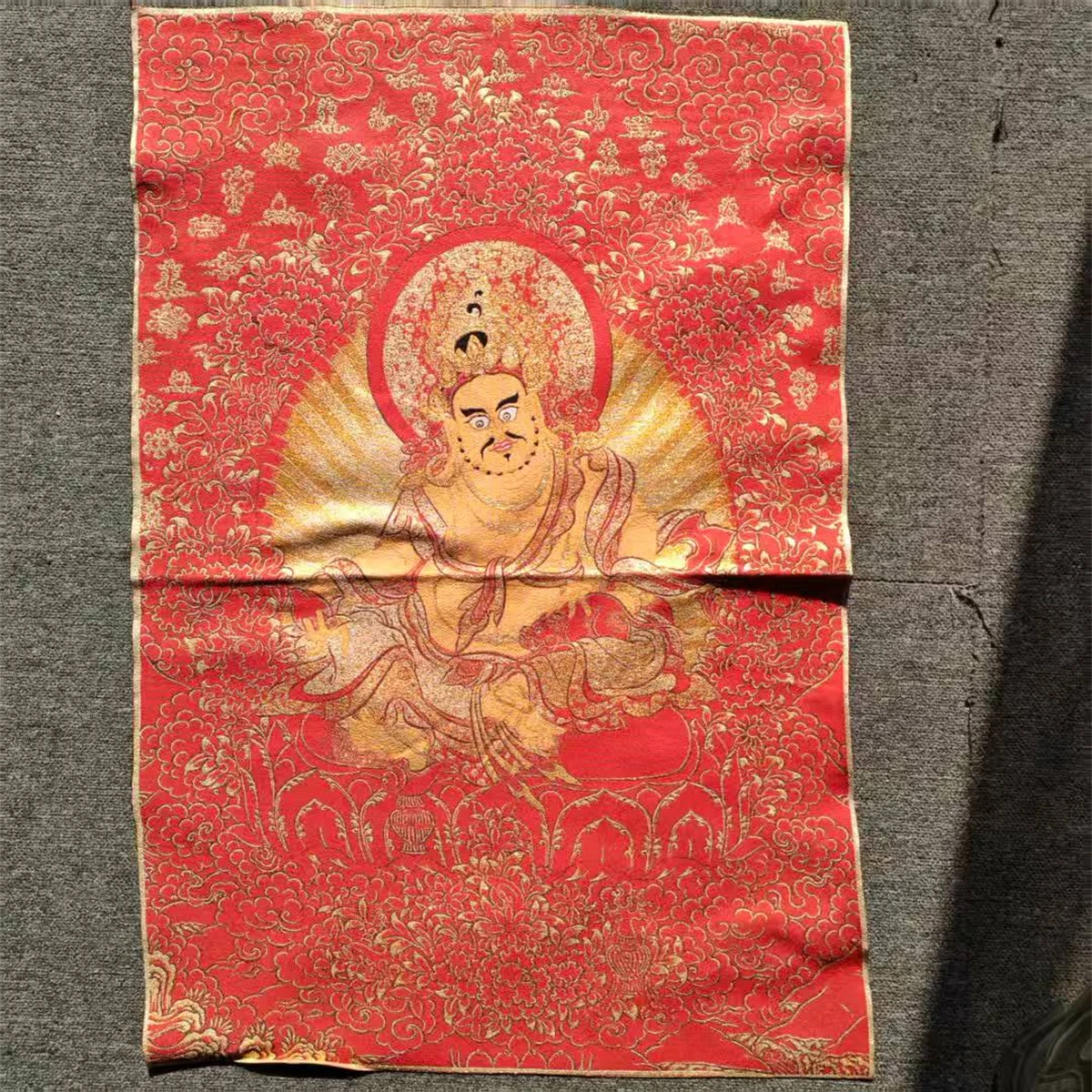 (Clearance Sale) Red Thread Tantric Yellow God of Wealth Statue Tangka (Style 1), machine embroidered decorative painting
(Clearance Sale) Red Thread Tantric Yellow God of Wealth Statue Tangka (Style 1), machine embroidered decorative painting