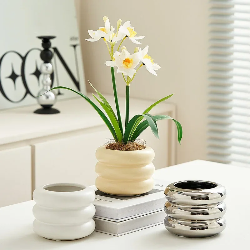 Solid Color Creative Donut Ceramic Flower Pot Tabletop Ceramic Flower Ware Green Plant Succulent Vessel Aesthetic Decoration
Solid Color Creative Donut Ceramic Flower Pot Tabletop Ceramic Flower Ware Green Plant Succulent Vessel Aesthetic Decoration