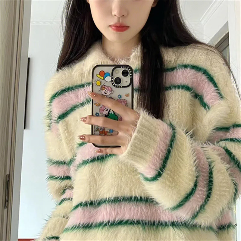 Warm and Cute Korean Style Pullovers for Women with Polo Neckline Stripe and Color Block Pattern Age-reducing and Versatile
Warm and Cute Korean Style Pullovers for Women with Polo Neckline Stripe and Color Block Pattern Age-reducing and Versatile