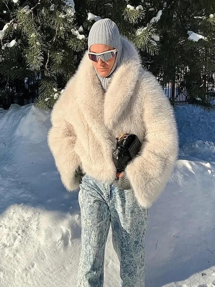 Tsiisd Elegance Fashion Fur Feather Short Outwear For Women Warm Lapel Winter High Waist Loose Solid Long Sleeve Coat Female
Tsiisd Elegance Fashion Fur Feather Short Outwear For Women Warm Lapel Winter High Waist Loose Solid Long Sleeve Coat Female