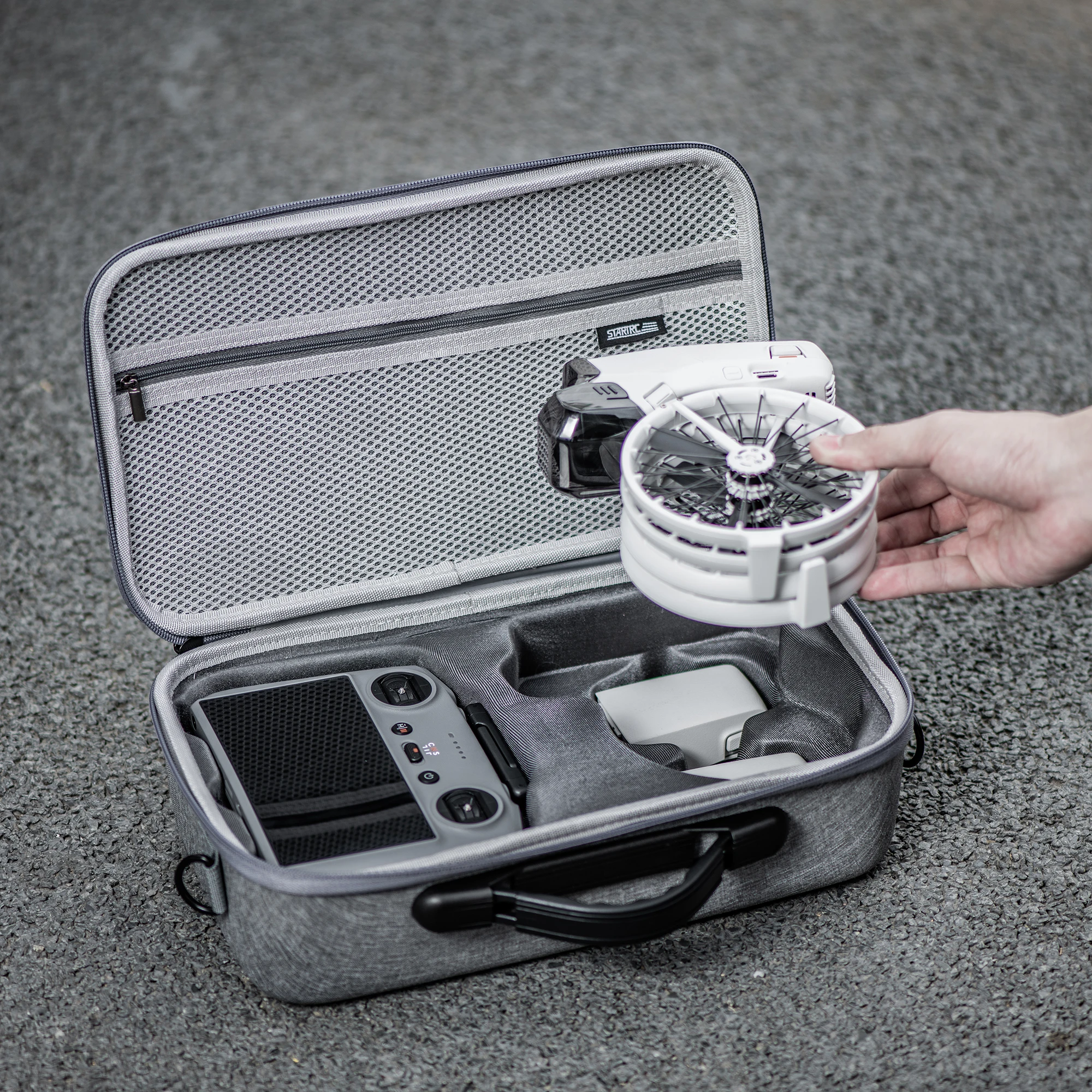 Сумка-переноска для аксессуаров дрона DJI Flip, поддержка 3 батарей, пульты RC 2/N3, портативная наплечная сумка
Сумка-переноска для аксессуаров дрона DJI Flip, поддержка 3 батарей, пульты RC 2/N3, портативная наплечная сумка