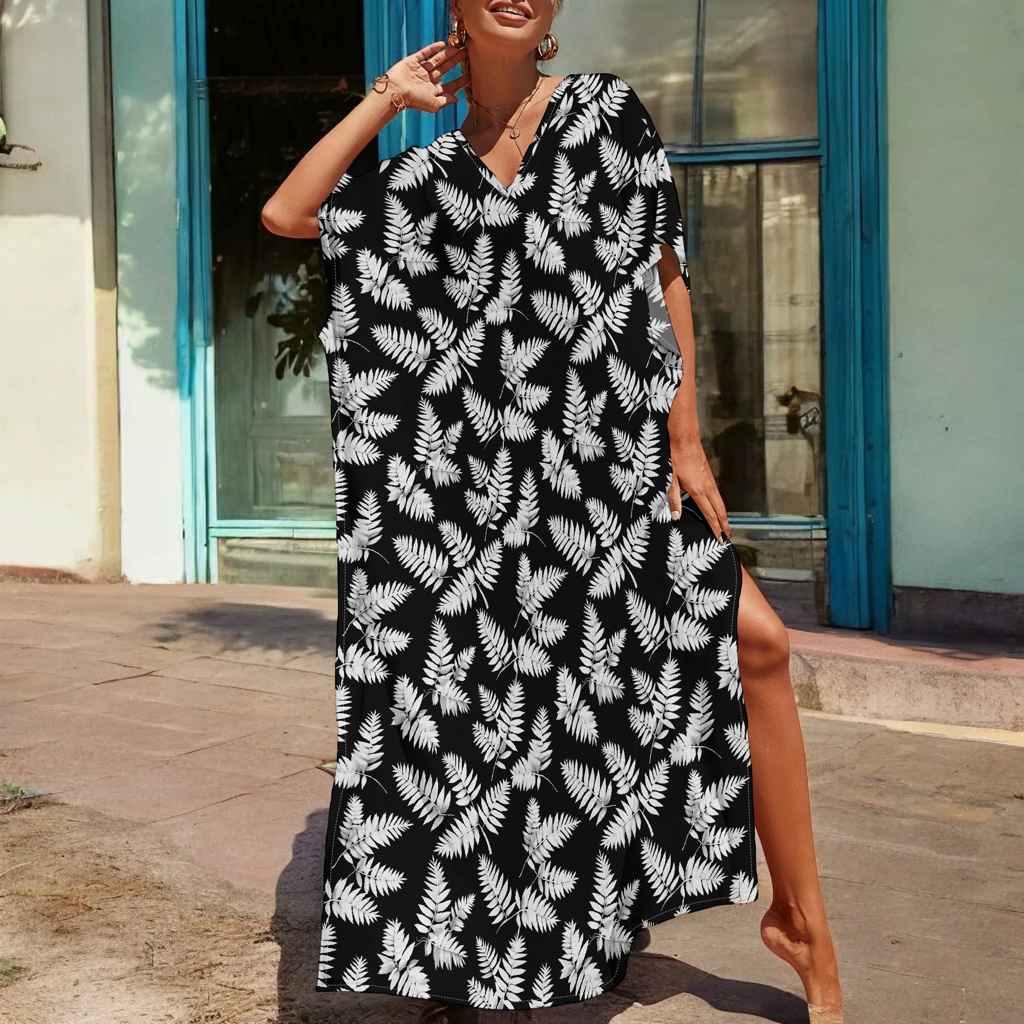 Monochrome Botanical Kaftan Dress Black White Fern Leaf Print V-Neck Maxi Robe for Women Summer 2025 New Arrival
Monochrome Botanical Kaftan Dress Black White Fern Leaf Print V-Neck Maxi Robe for Women Summer 2025 New Arrival