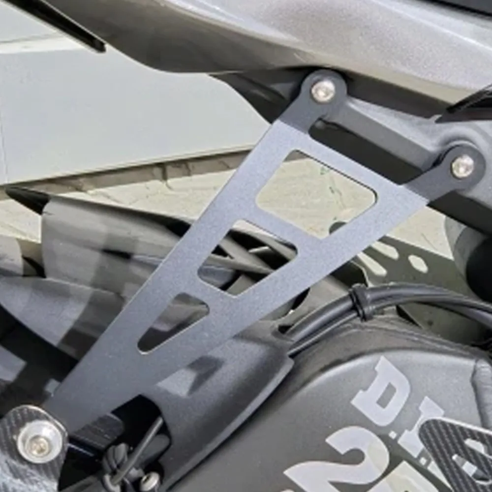 2024 FOR KAWASAKI ZX6R 2009-2023 2025 Ninja ZX-6R/40th Anniversary Edition Exhaust Hanger Bracket Muffler Exhaust Hanger Holder
2024 FOR KAWASAKI ZX6R 2009-2023 2025 Ninja ZX-6R/40th Anniversary Edition Exhaust Hanger Bracket Muffler Exhaust Hanger Holder