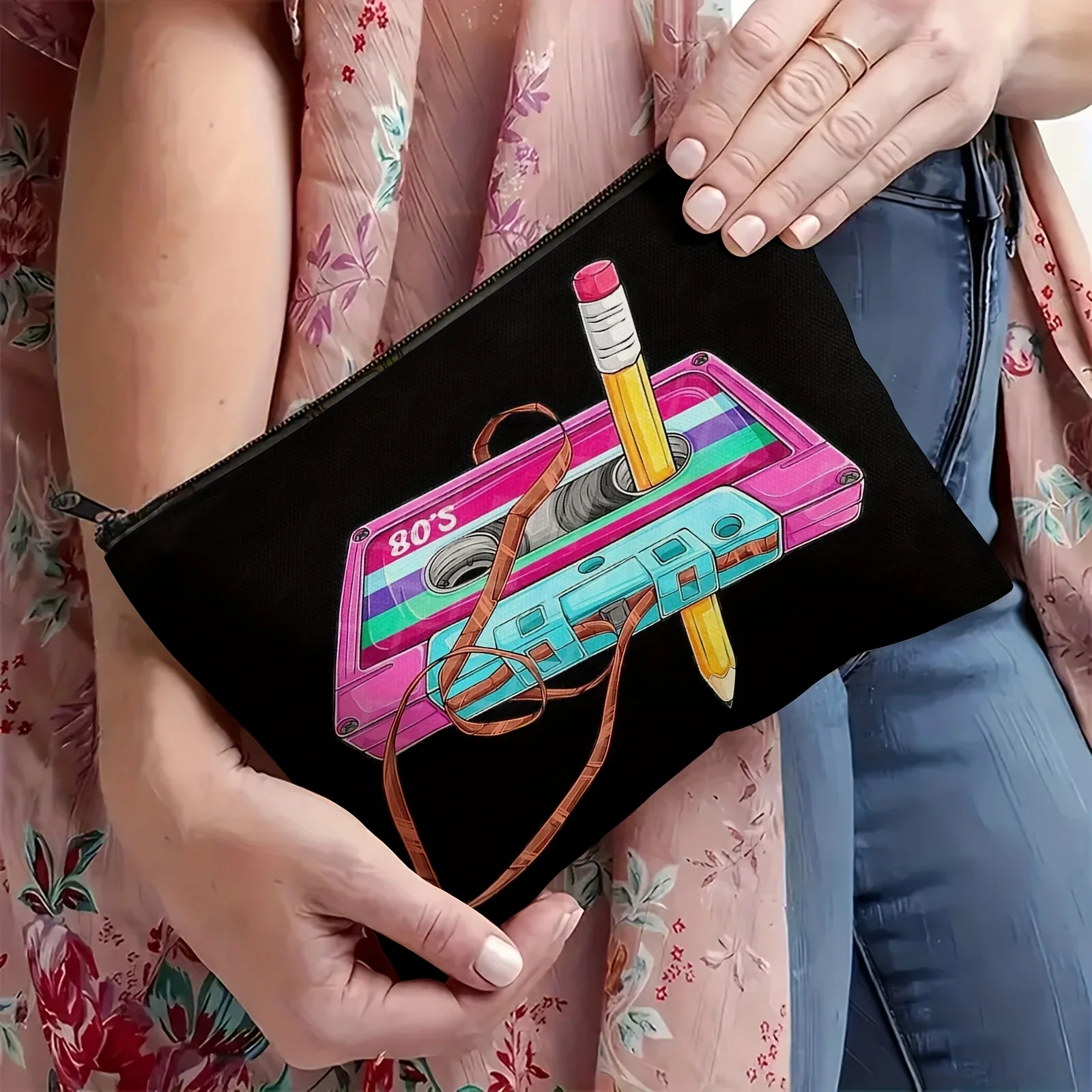 Косметичка с лентой 1980-х годов — милая многофункциональная сумка на молнии для женщин, сумка для хранения ювелирных изделий
Косметичка с лентой 1980-х годов — милая многофункциональная сумка на молнии для женщин, сумка для хранения ювелирных изделий