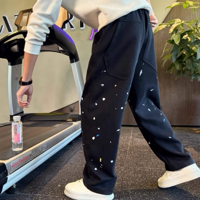 Мужские спортивные брюки High-End fiti Splatter свободного кроя с прямыми штанинами, модные длинные спортивные штаны, удобные и легкие
Мужские спортивные брюки High-End fiti Splatter свободного кроя с прямыми штанинами, модные длинные спортивные штаны, удобные и легкие