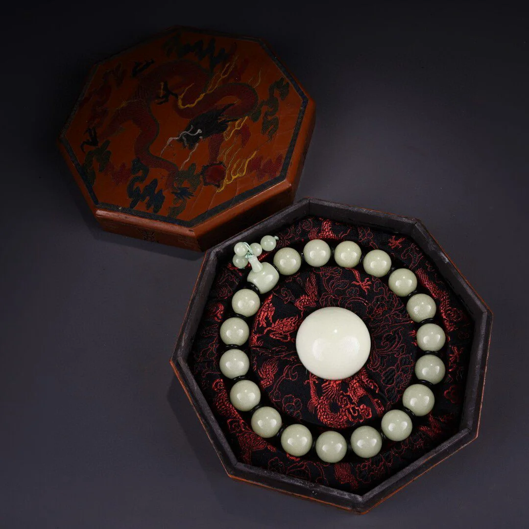 Qing Vintage Luminous Night Pearl Bracelet And Hand Ball Set, Antique Collectible Gemstone Gift For Home Decor & Collection
Qing Vintage Luminous Night Pearl Bracelet And Hand Ball Set, Antique Collectible Gemstone Gift For Home Decor & Collection