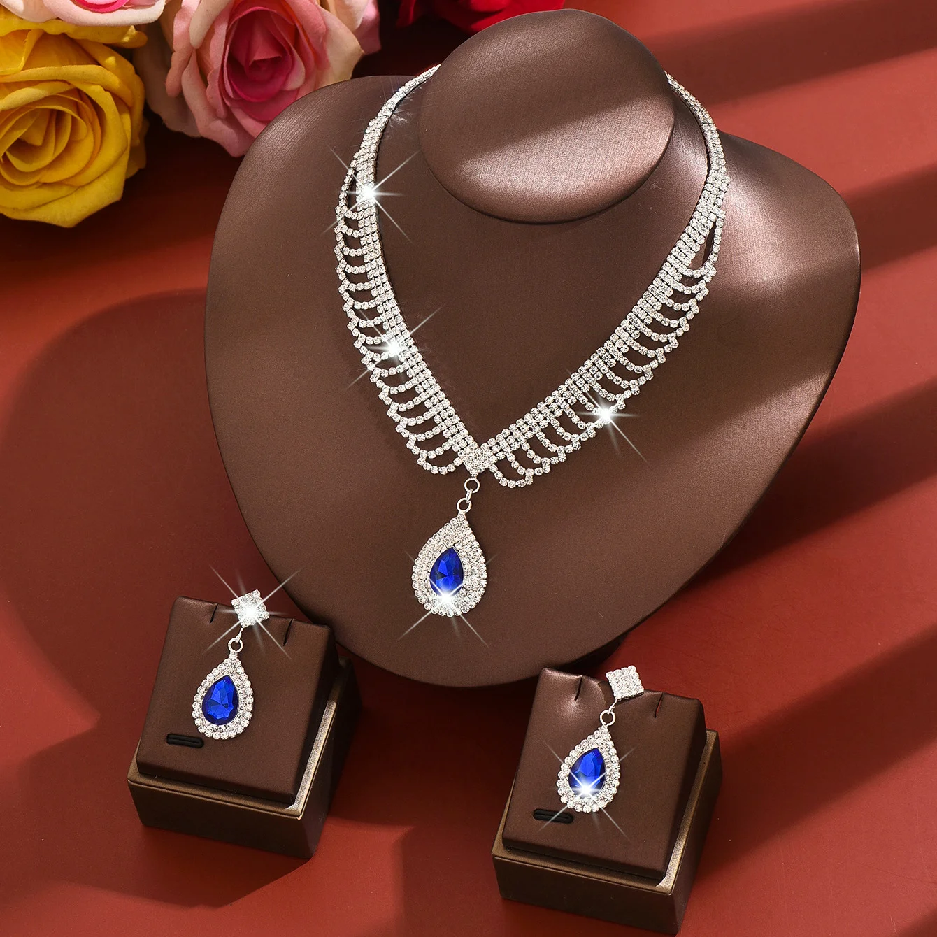 New luxury drop earrings and necklace set - stylish and exquisite - ideal for brides as wedding jewelry.
New luxury drop earrings and necklace set - stylish and exquisite - ideal for brides as wedding jewelry.