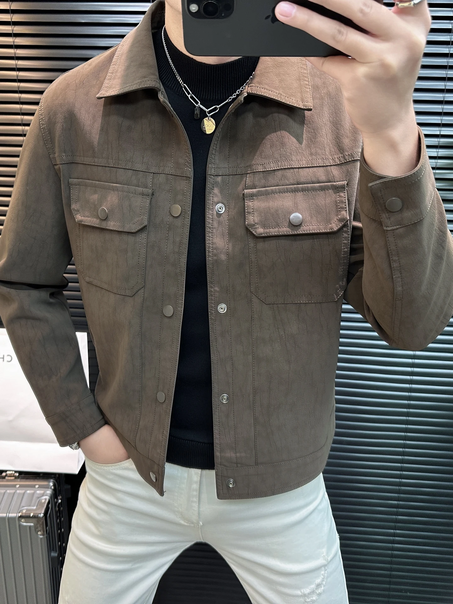 Faionable Slim Fit Men's Leather Jaet with ket Design Turn-down Collar Autumn Outerwear Sli Trendy Biker Coat
Faionable Slim Fit Men's Leather Jaet with ket Design Turn-down Collar Autumn Outerwear Sli Trendy Biker Coat