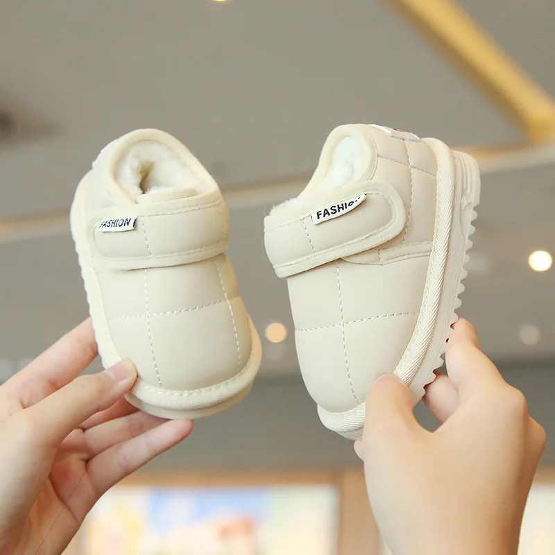 Winter Cotton Shoe Simple Childrens Shoes Thick Velvet Boy Girl Baby Shoe Snow Boots Anti Slip Versatile Light Cotton Walk Shoes
Winter Cotton Shoe Simple Childrens Shoes Thick Velvet Boy Girl Baby Shoe Snow Boots Anti Slip Versatile Light Cotton Walk Shoes