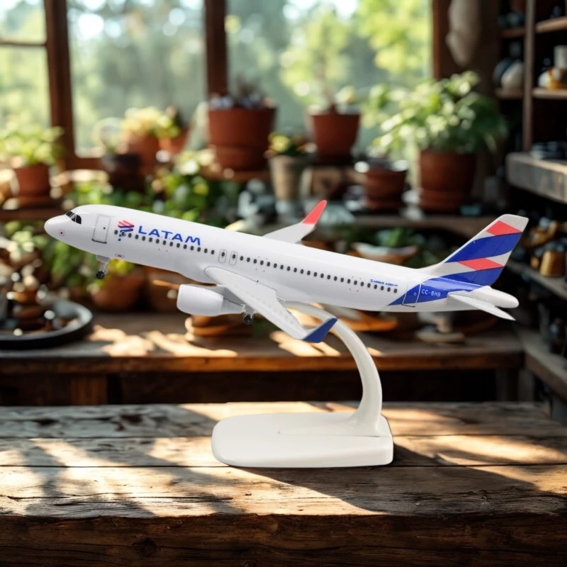20CM Diecast Metal Alloy Airplane Model For A320 Latam Airlines of Chile Aircraft Plane with Landing Gears Home Decor Collectio
20CM Diecast Metal Alloy Airplane Model For A320 Latam Airlines of Chile Aircraft Plane with Landing Gears Home Decor Collectio