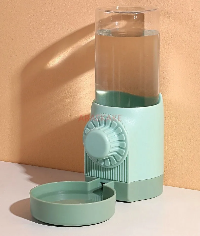 Dog hanging water dispenser, cat water dispenser, rabbit feeding, hanging cage, small kettle, pet kettle, water dispenser 
Dog hanging water dispenser, cat water dispenser, rabbit feeding, hanging cage, small kettle, pet kettle, water dispenser