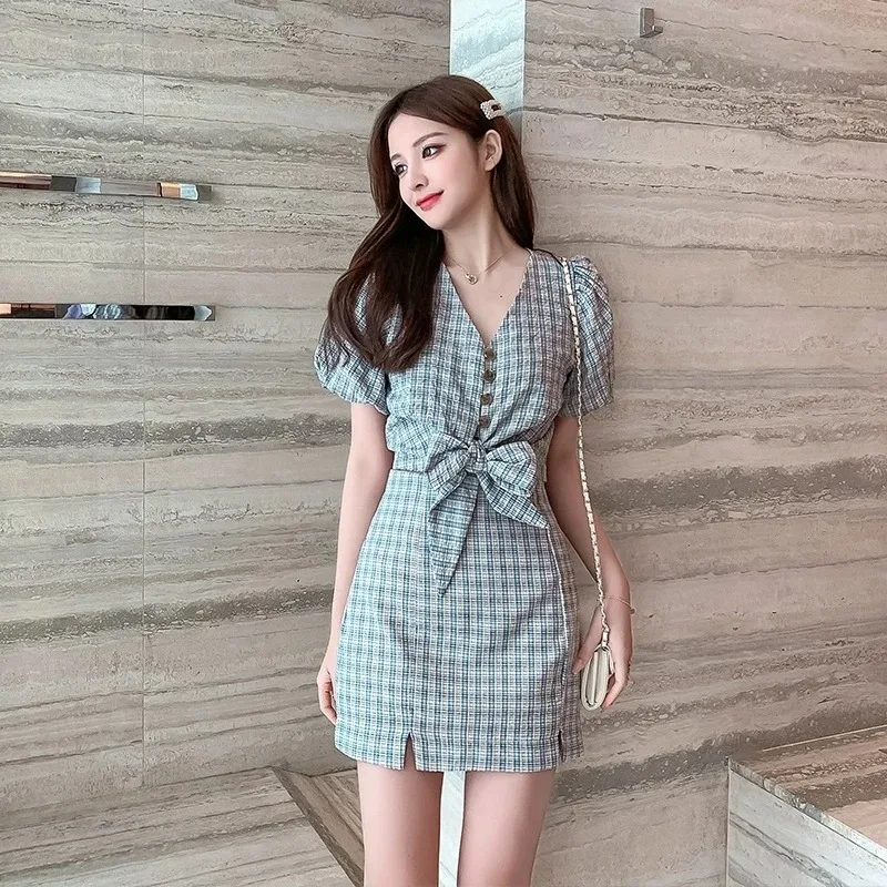 Women Plaid V Neck Two Piece Set Summer Puff Sleeve Top and Bodycon Skirt
Women Plaid V Neck Two Piece Set Summer Puff Sleeve Top and Bodycon Skirt
