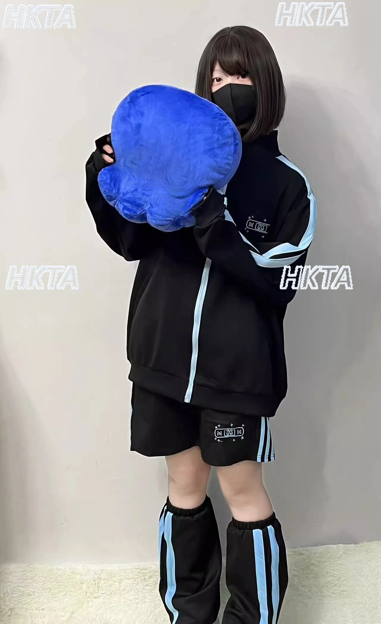 Оригинальная куртка с капюшоном, двумерная милая толстовка с героями мультфильмов, пальто, осенняя новая свободная повседневная толстовка в студенческом стиле, пальто
Оригинальная куртка с капюшоном, двумерная милая толстовка с героями мультфильмов, пальто, осенняя новая свободная повседневная толстовка в студенческом стиле, пальто