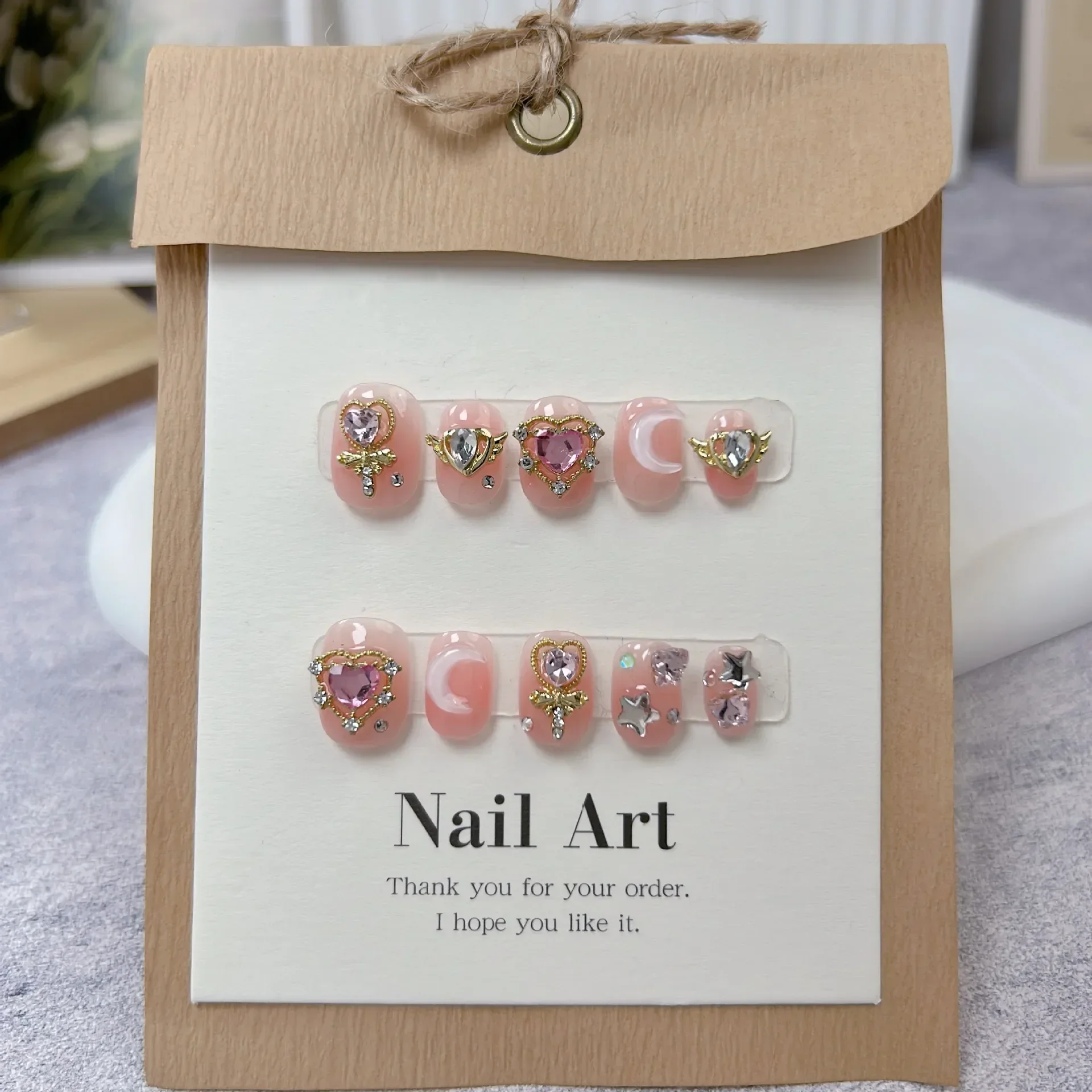 10Pcs Short Cute Handmade Press On Nails Full Cover Rhinestone Design Round Head Fake Nail Artificial Manicure Wearable Nail Tip 
10Pcs Short Cute Handmade Press On Nails Full Cover Rhinestone Design Round Head Fake Nail Artificial Manicure Wearable Nail Tip