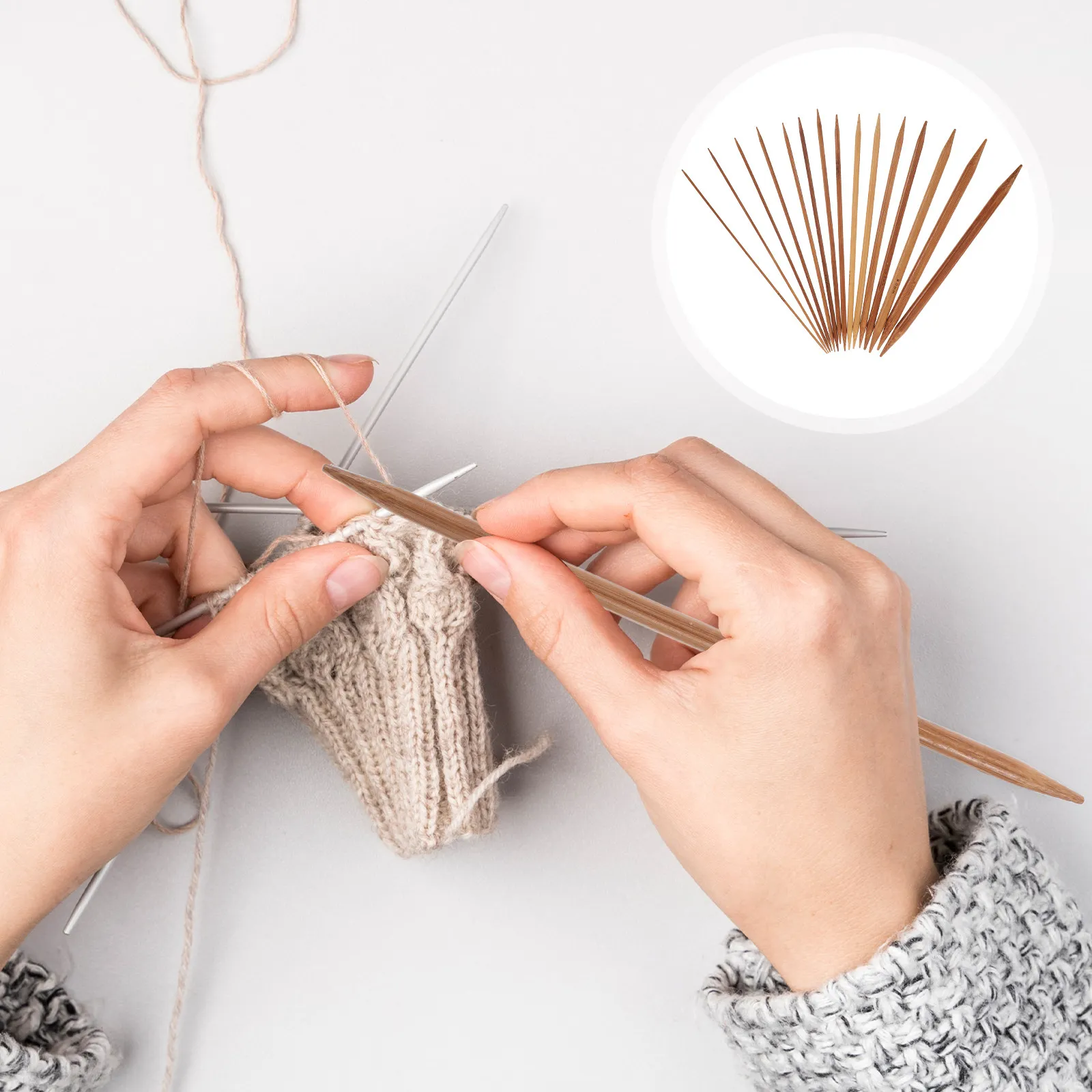 Набор бамбуковых вязальных спиц (75 шт.), 20 см, двусторонние, закаленные, прямые, для рукоделия, вязания свитеров, шапок, шарфов, перчаток, портативные
Набор бамбуковых вязальных спиц (75 шт.), 20 см, двусторонние, закаленные, прямые, для рукоделия, вязания свитеров, шапок, шарфов, перчаток, портативные