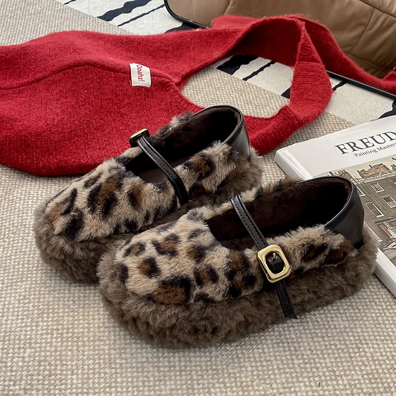 Туфли на плоской платформе, женские меховые леопардовые лоферы, зимние теплые туфли с круглым носком, повседневные удобные шлепанцы с пряжкой, коричневые, черные
Туфли на плоской платформе, женские меховые леопардовые лоферы, зимние теплые туфли с круглым носком, повседневные удобные шлепанцы с пряжкой, коричневые, черные