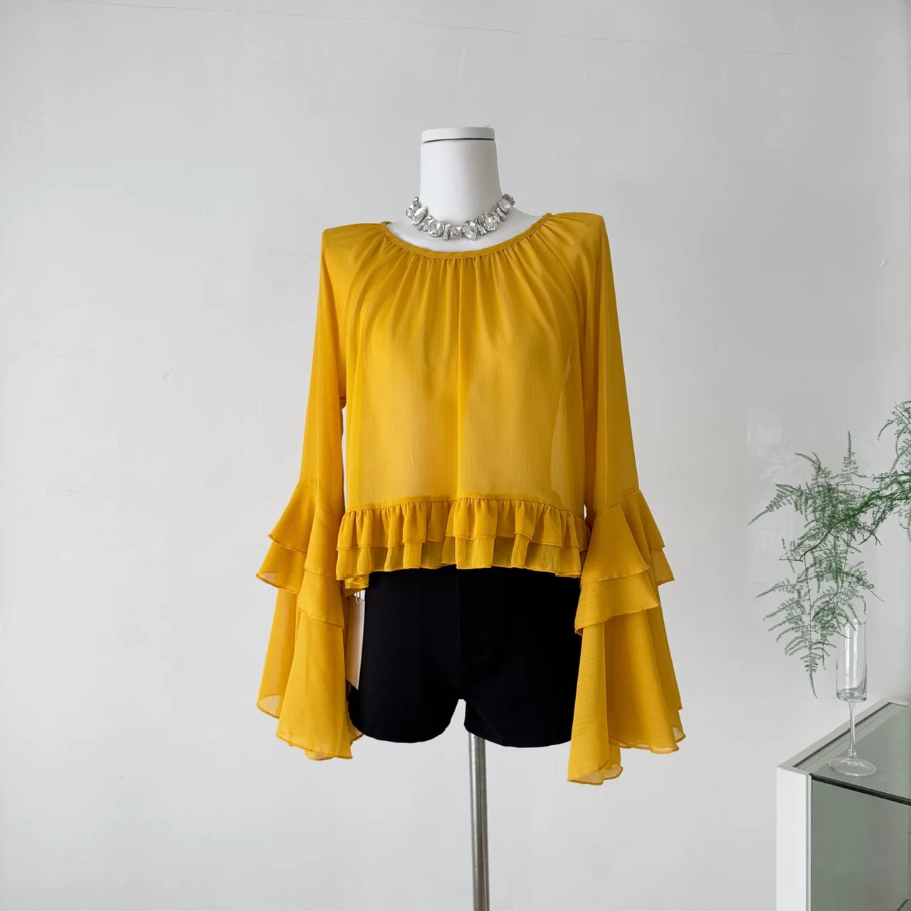 Solid Spliced Ruffles Loose Blouses for Women O Neck Long Sleeveless Temperament Minimalsit Shirts Female Fashion
Solid Spliced Ruffles Loose Blouses for Women O Neck Long Sleeveless Temperament Minimalsit Shirts Female Fashion