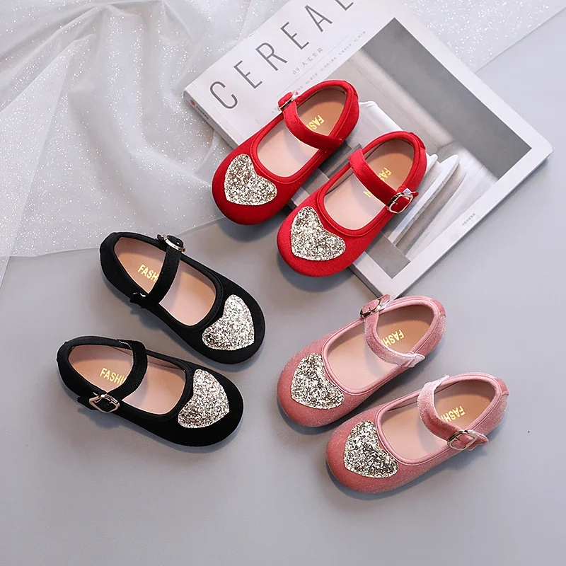 Girl's Mary Janes Love Heart Three Colors Velvet Kids Flat Shoes Rouns Toe Beautiful Flexiable Children Princess Shoe 23-33
Girl's Mary Janes Love Heart Three Colors Velvet Kids Flat Shoes Rouns Toe Beautiful Flexiable Children Princess Shoe 23-33