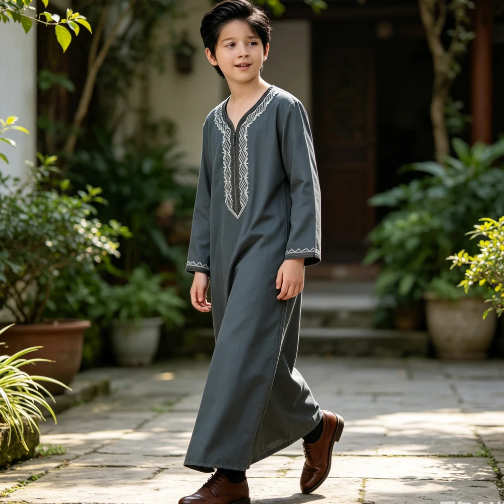 Embroidered Muslim Boys Abaya Short Sleeve Robe Pocket Casual Arab Jubba Thobe Kids Islam Outfit Ramadan Prayer Dress Dishdasha
Embroidered Muslim Boys Abaya Short Sleeve Robe Pocket Casual Arab Jubba Thobe Kids Islam Outfit Ramadan Prayer Dress Dishdasha