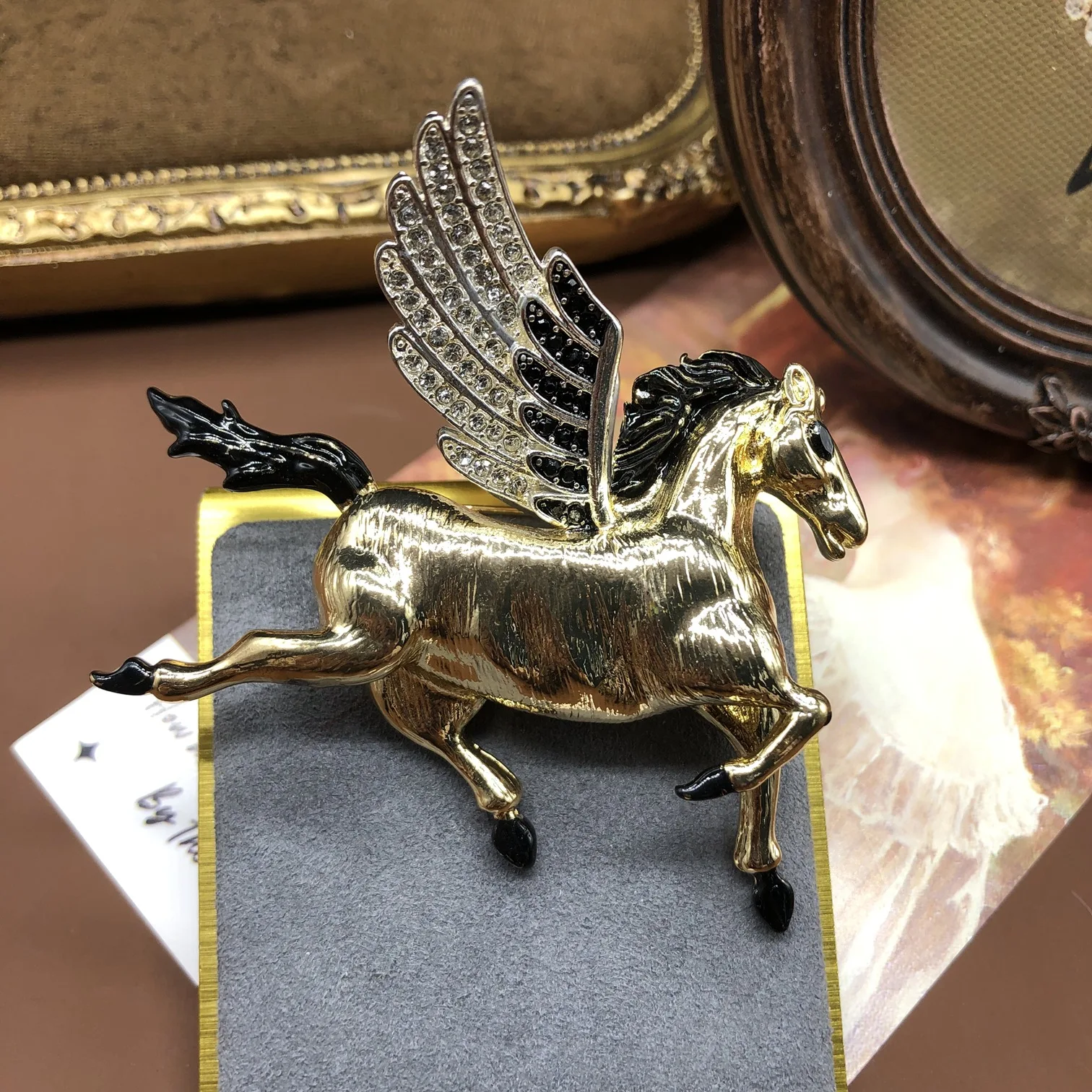 брошка three-dimensional horse brooch,good luck zodiac quality temperament fashion jewelry
брошка three-dimensional horse brooch,good luck zodiac quality temperament fashion jewelry