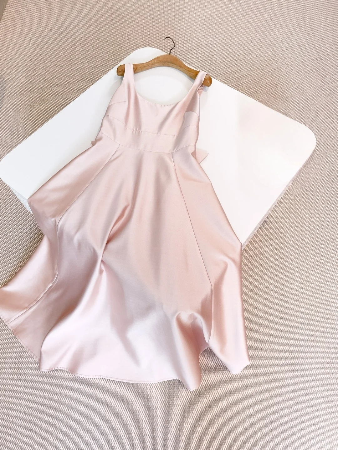 Ladies' fashionable bow tie dress dress Female Clothing Woman Clothes Women's Dress Evening Party Elegant Dresses
Ladies' fashionable bow tie dress dress Female Clothing Woman Clothes Women's Dress Evening Party Elegant Dresses