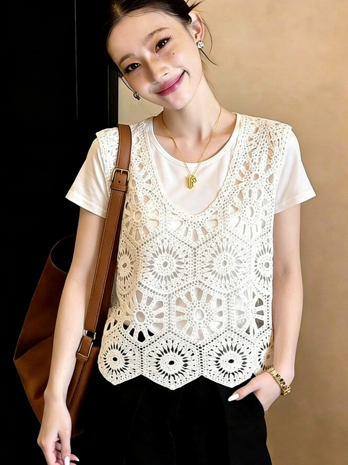 Ladies Casual Hollow out Vest Top Summer 2026 Two-Piece Set Loose Fit Comfortable Style Korean Version Commute Style T-Shirt
Ladies Casual Hollow out Vest Top Summer 2026 Two-Piece Set Loose Fit Comfortable Style Korean Version Commute Style T-Shirt