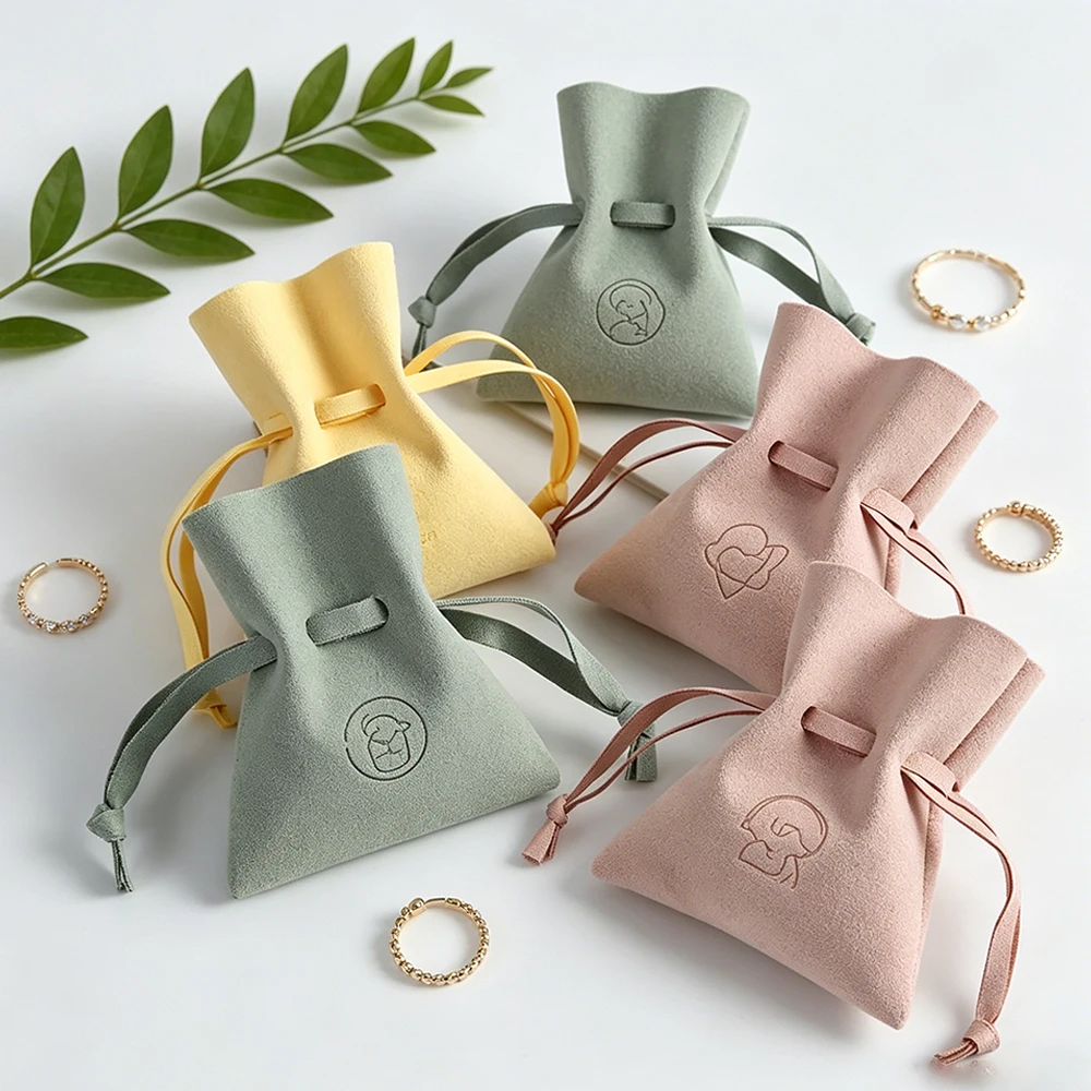 100pack Custom Logo Small Chic Velvet Drawstring Pouch Microfiber Jewelry Packaging for Ring Earring Brooch Perfume Lipstick
100pack Custom Logo Small Chic Velvet Drawstring Pouch Microfiber Jewelry Packaging for Ring Earring Brooch Perfume Lipstick