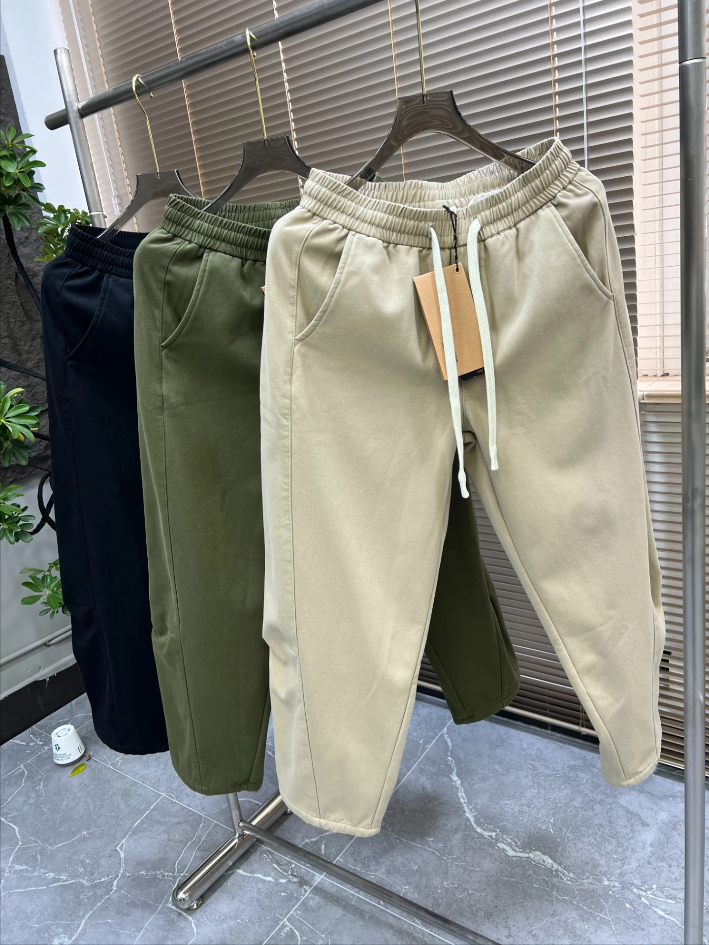 Thiened Warm Casual Pants Men's American Loose Wide Leg Knife Pants Winter All Cotton Versatile Fce Lined Trousers
Thiened Warm Casual Pants Men's American Loose Wide Leg Knife Pants Winter All Cotton Versatile Fce Lined Trousers
