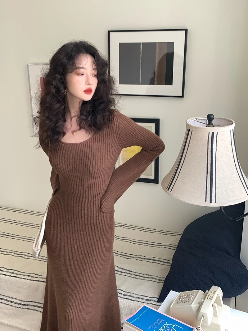 Retro Hong Kong Style Knitted Dress Women's Long Sleeve round Neck Bell Sleeve Base Layer Dress High Waist Autumn Winter Dress
Retro Hong Kong Style Knitted Dress Women's Long Sleeve round Neck Bell Sleeve Base Layer Dress High Waist Autumn Winter Dress