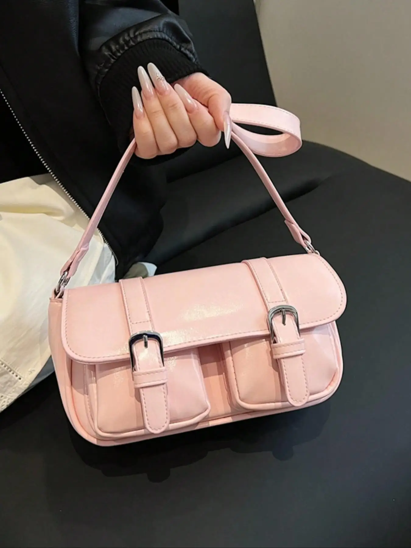women's retro solid color pu leather shoulder bag with multiple pockets large capacity comes with a detachable accessory charm
women's retro solid color pu leather shoulder bag with multiple pockets large capacity comes with a detachable accessory charm