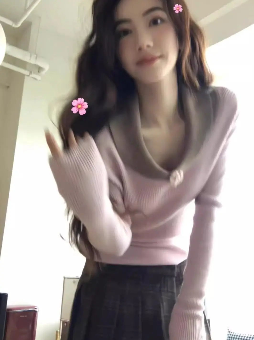 Потрясающий женский свитер с воротником и цветовыми блоками, осенне-зимний, приталенный, для ношения как под одежду, так и поверх нее, мягкий вязаный топ с длинными рукавами
Потрясающий женский свитер с воротником и цветовыми блоками, осенне-зимний, приталенный, для ношения как под одежду, так и поверх нее, мягкий вязаный топ с длинными рукавами