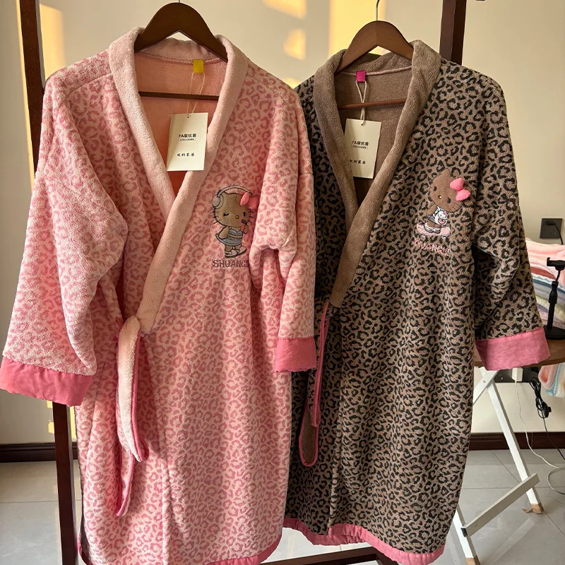 Kawaii Hello Kitty Bathrobe Leopard Print Cartoon Drying Cap Coral Fleece Quick-Absorbing Lint-Free Soft Skin-Friendly Homewear
Kawaii Hello Kitty Bathrobe Leopard Print Cartoon Drying Cap Coral Fleece Quick-Absorbing Lint-Free Soft Skin-Friendly Homewear