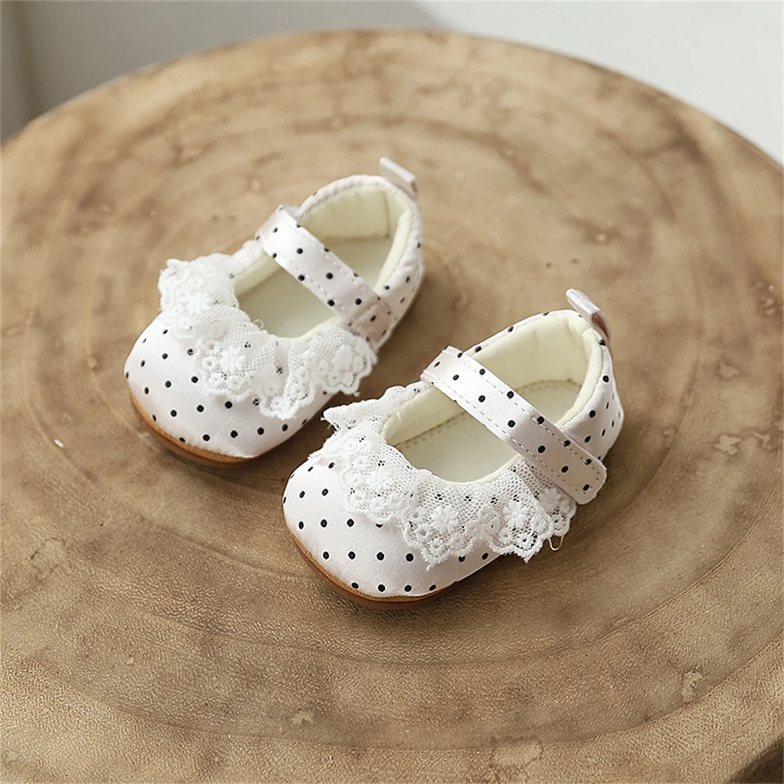 0-12months Baby Girl Mary Jane Shoes Dot Print Non-slip Soft Sole Walking Shoes for infant girls Cute Princess Shoes
0-12months Baby Girl Mary Jane Shoes Dot Print Non-slip Soft Sole Walking Shoes for infant girls Cute Princess Shoes
