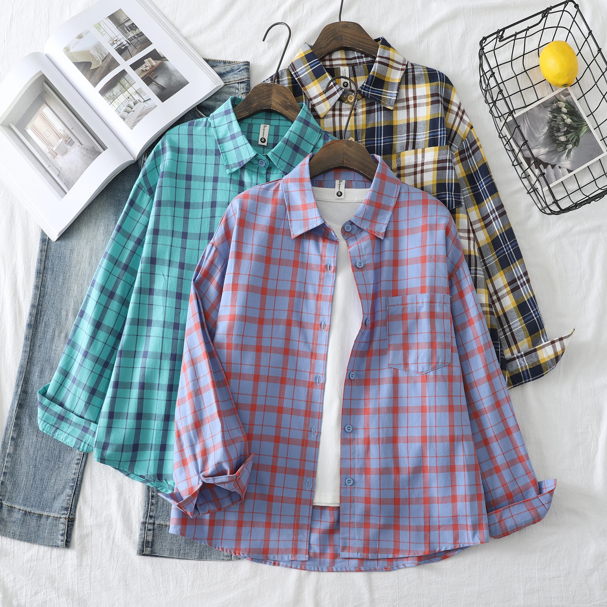 2025 New 100% Cotton Plaid Shirt Women Autumn Loose Soft Fit Trendy Checkered Tops for Street Style Travel & Casual Outfits
2025 New 100% Cotton Plaid Shirt Women Autumn Loose Soft Fit Trendy Checkered Tops for Street Style Travel & Casual Outfits