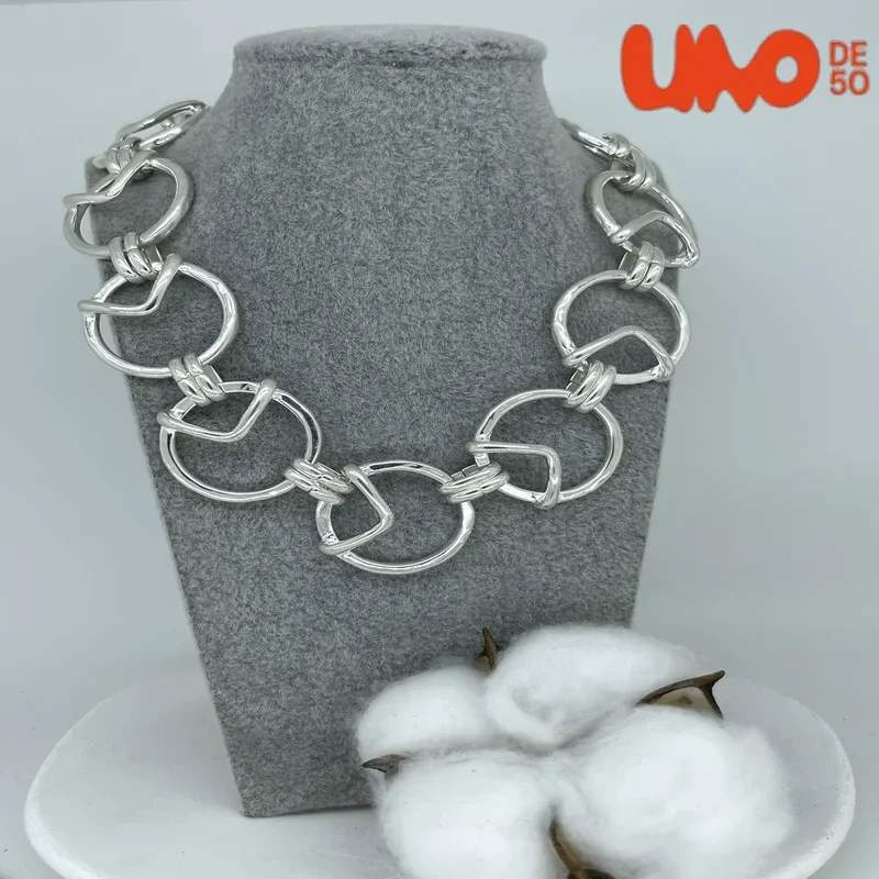 2025 Best Selling Exquisite High Quality UNO DE 50 Fashion Classic 925 Necklace Jewelry Daily Collocation Holiday Romantic Gifts
2025 Best Selling Exquisite High Quality UNO DE 50 Fashion Classic 925 Necklace Jewelry Daily Collocation Holiday Romantic Gifts