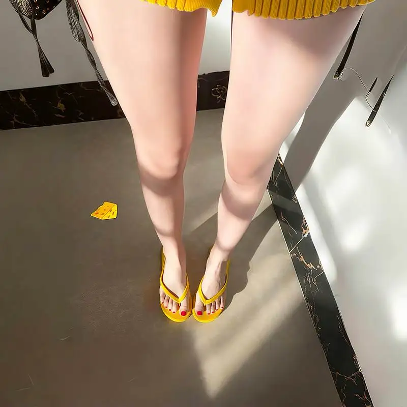 Yellow Thong Slippers Women's Outdoor Beach Sandals Breathable Faionable Anti-slip Wear-resistant Casual PE Upper Rubber Sole
Yellow Thong Slippers Women's Outdoor Beach Sandals Breathable Faionable Anti-slip Wear-resistant Casual PE Upper Rubber Sole