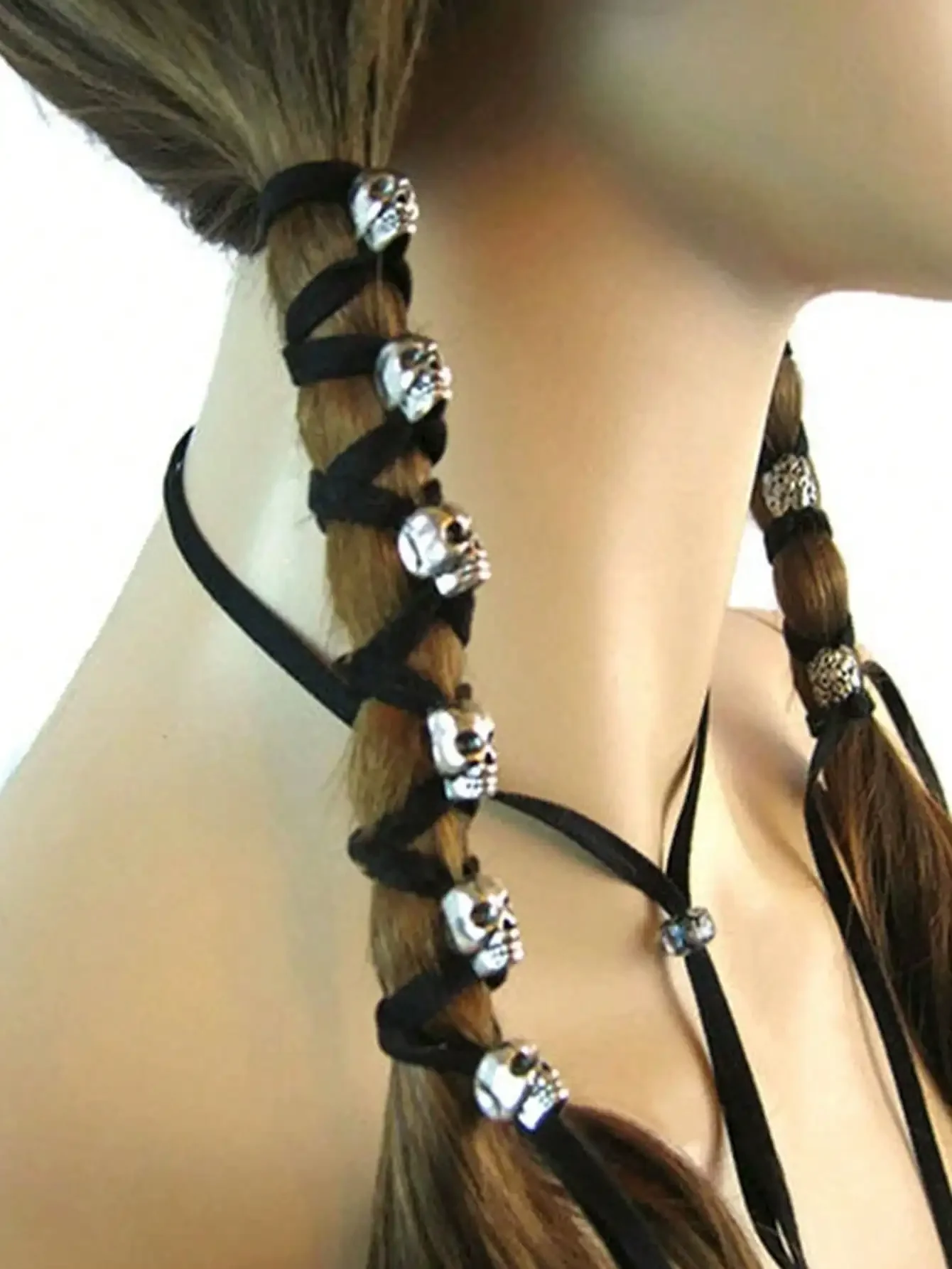 Retro Gothic Punk Skull Hair Tie, Solid Color Alloy 3D Skeleton Elastic Band, Unique DIY Velvet Rope Ponytail Holder, Suitable For Women And Girls Summer Hair Accessories Beach Hair Bands Fashion Headband,Holiday,Travel
Retro Gothic Punk Skull Hair Tie, Solid Color Alloy 3D Skeleton Elastic Band, Unique DIY Velvet Rope Ponytail Holder, Suitable For Women And Girls Summer Hair Accessories Beach Hair Bands Fashion Headband,Holiday,Travel