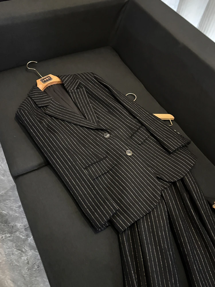 Winter 2025 Women's Slim Fit Bla Stripe Suit Pants Vest Set Series New Faionable Chinese Work orms Student School Out...
Winter 2025 Women's Slim Fit Bla Stripe Suit Pants Vest Set Series New Faionable Chinese Work orms Student School Out...