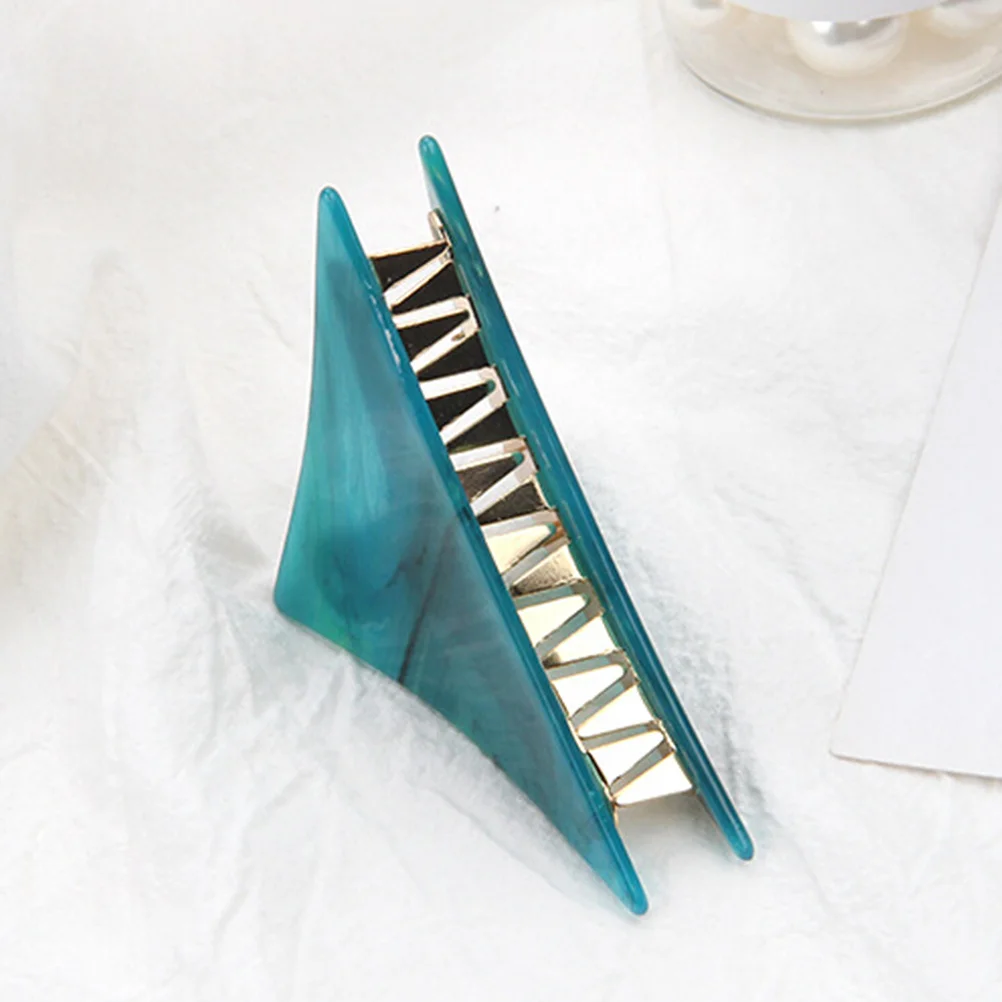 Темно-зеленая большая роскошная треугольная заколка-краб с нескользящим покрытием, элегантное украшение для волос, защитный аксессуар для душа
Темно-зеленая большая роскошная треугольная заколка-краб с нескользящим покрытием, элегантное украшение для волос, защитный аксессуар для душа