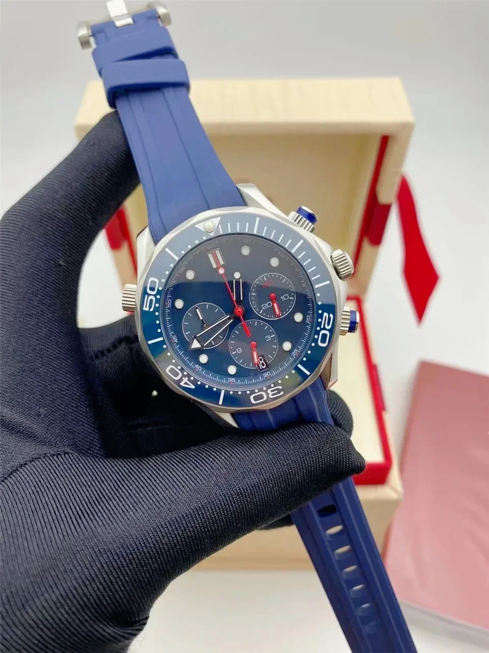 43mm Mens Elegant Luxury Quartz Chronograph Watches Brushed 904L Stainless Steel Construction Durable Sapphire Glass Sweat Proof
43mm Mens Elegant Luxury Quartz Chronograph Watches Brushed 904L Stainless Steel Construction Durable Sapphire Glass Sweat Proof
