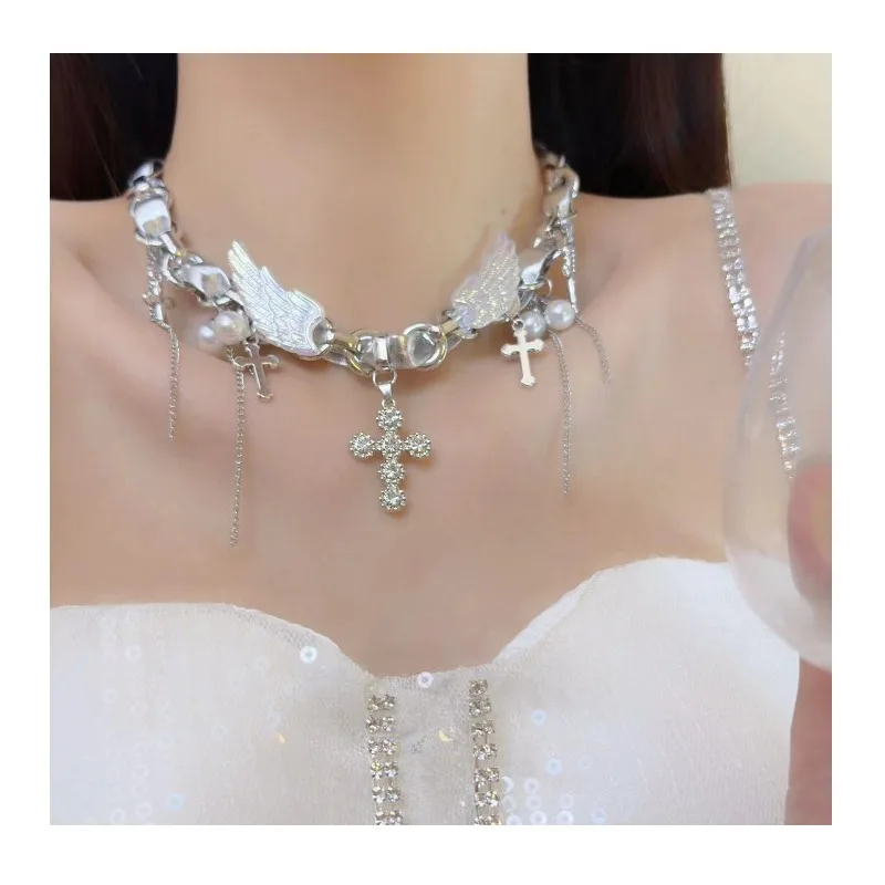 Spice Girl Splicing Silver Wings Angel Wings Cross Necklace Niche Design Neck Chain Collarbone Chain Tide
Spice Girl Splicing Silver Wings Angel Wings Cross Necklace Niche Design Neck Chain Collarbone Chain Tide