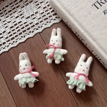 Handmade Stuffed Cotton Rabbit Brooch Pin Hair Clasp for DIY Shoe Socks Bag Keychain Sewing Embellishment Soft
Handmade Stuffed Cotton Rabbit Brooch Pin Hair Clasp for DIY Shoe Socks Bag Keychain Sewing Embellishment Soft