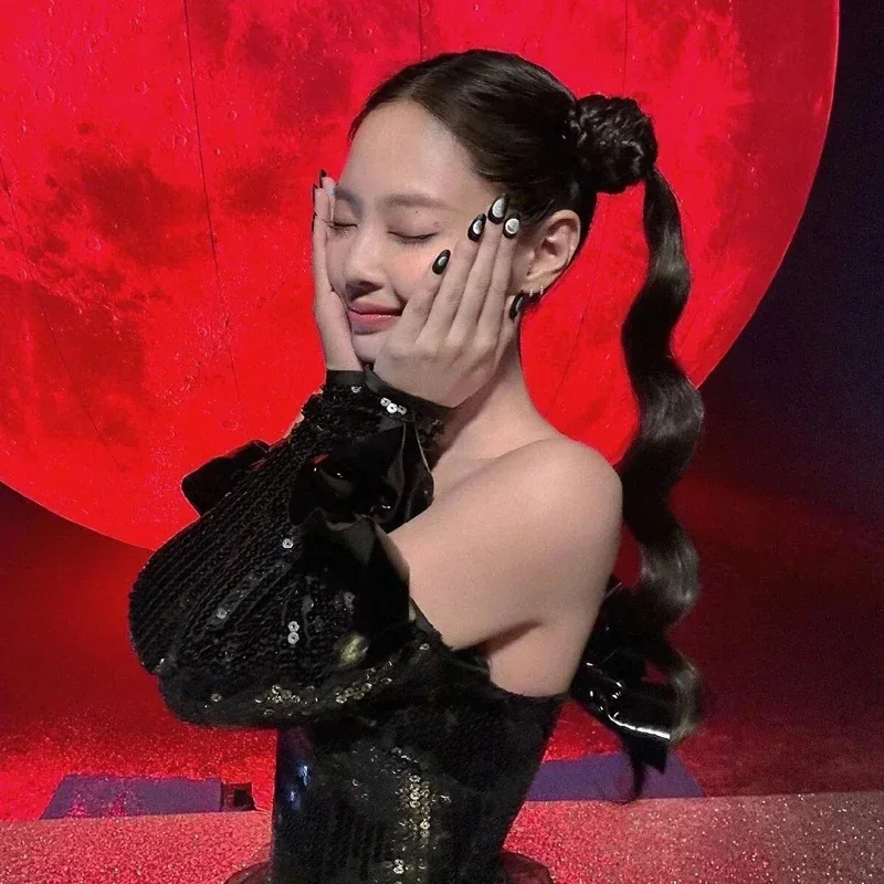 Женский наряд Kpop, одежда для джазовых танцев, черный топ с блестками, женский сексуальный костюм танцовщицы Gogo, одежда для выступлений на сцене, DWY9522
Женский наряд Kpop, одежда для джазовых танцев, черный топ с блестками, женский сексуальный костюм танцовщицы Gogo, одежда для выступлений на сцене, DWY9522