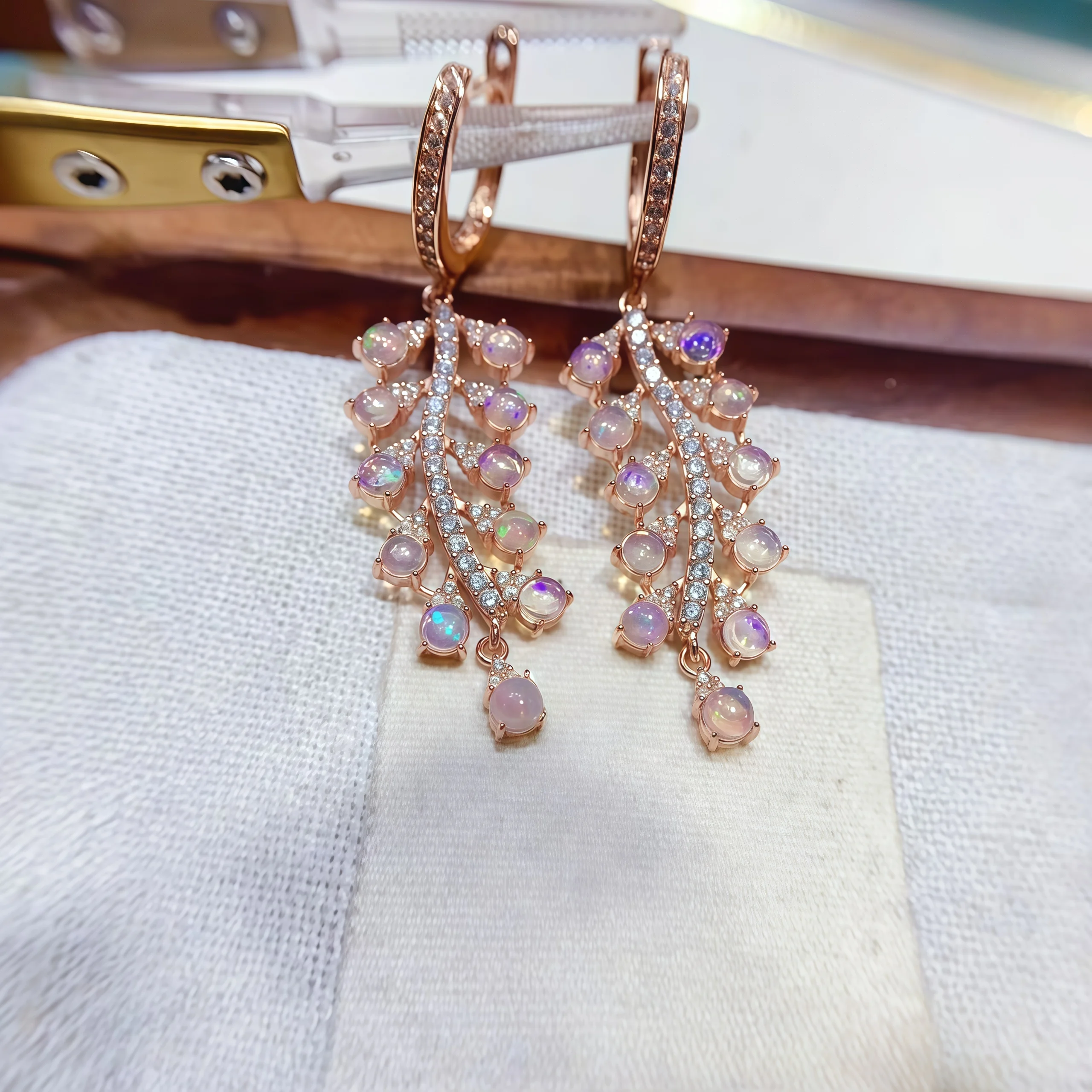 3mm Natural Opal Long Earrings S925 Sterling Silver Certificate Fashion Fine Luxury Charm Weddings Jewelry for Women FS
3mm Natural Opal Long Earrings S925 Sterling Silver Certificate Fashion Fine Luxury Charm Weddings Jewelry for Women FS