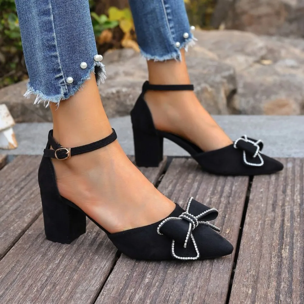 Summer 2026 Women's High Heel Sandals Pointed Toe Buckle Strap Large Size Sweet Style Comfortable Shoes
Summer 2026 Women's High Heel Sandals Pointed Toe Buckle Strap Large Size Sweet Style Comfortable Shoes