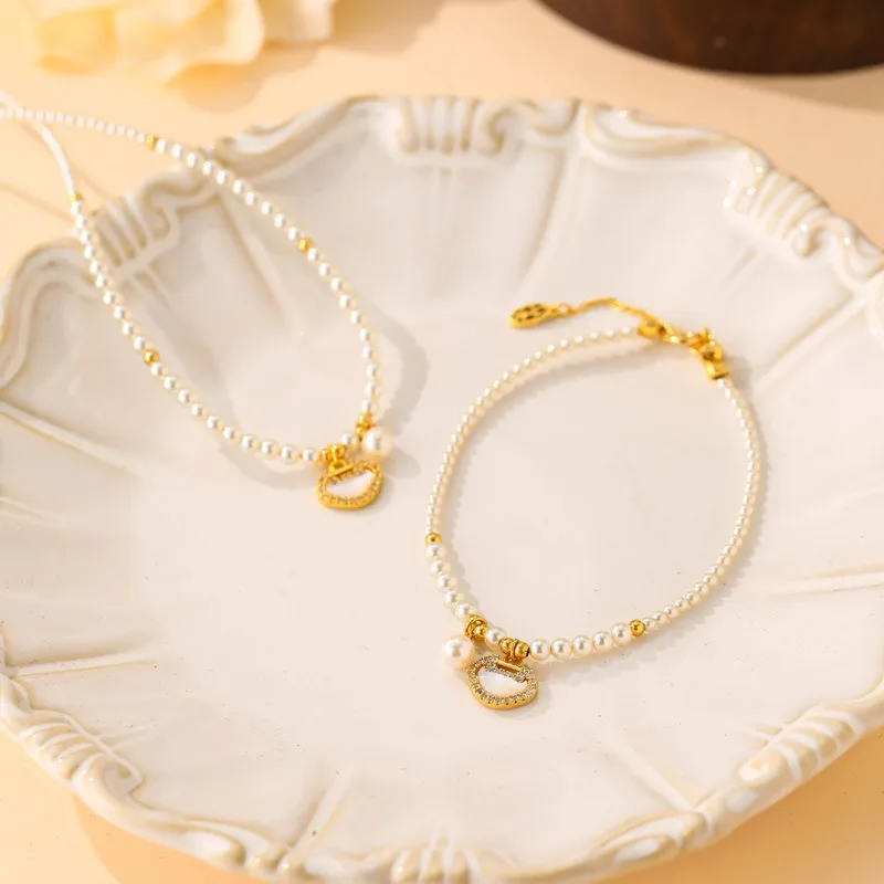 Sui Sui Ping An Fritillary Pearl Necklace Women's New Niche Light Luxury Fashion Design Temperament Versatile Exquisite Necklace
Sui Sui Ping An Fritillary Pearl Necklace Women's New Niche Light Luxury Fashion Design Temperament Versatile Exquisite Necklace