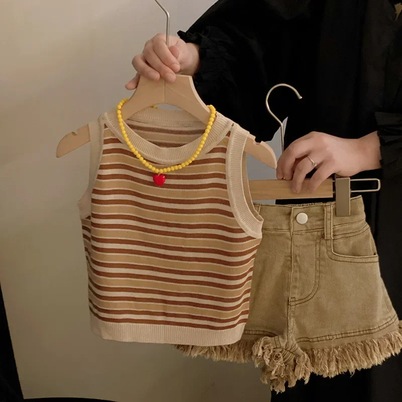 Children's Clothing Suit 2023 Summer New Girls' Fashion Striped Knit Vest Denim Shorts Set Kids Boutique Clothes Set
Children's Clothing Suit 2023 Summer New Girls' Fashion Striped Knit Vest Denim Shorts Set Kids Boutique Clothes Set