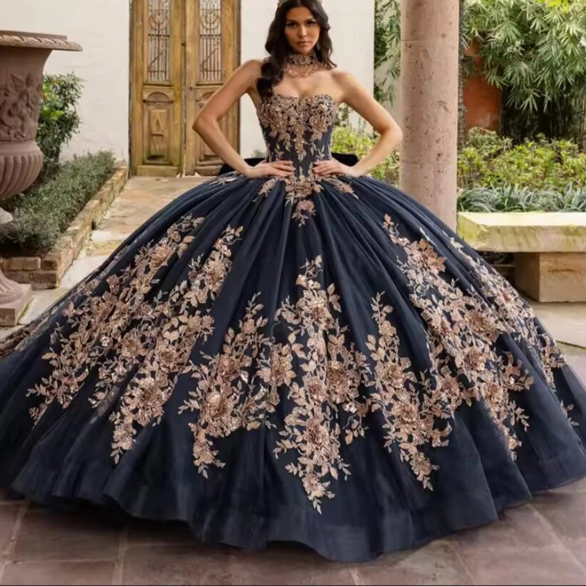 Темно-синее бальное платье Quinceanera, блестящие аппликации из бисера, цветок, хрустальный бант, тюль, сладкий 16, Vestidos De 15 Anos, индивидуальный заказ
Темно-синее бальное платье Quinceanera, блестящие аппликации из бисера, цветок, хрустальный бант, тюль, сладкий 16, Vestidos De 15 Anos, индивидуальный заказ