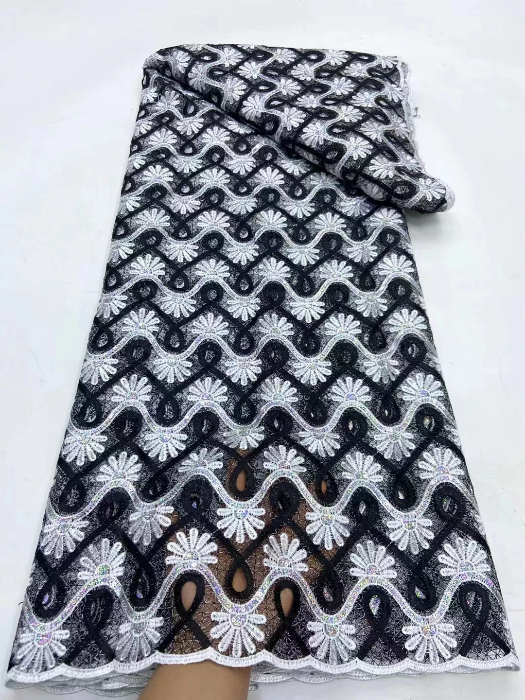 Luxurious African Groom Sequins Lace Fabric High Quality 2024 Embroidery French Tulle Lace For Wedding Dress Jy
Luxurious African Groom Sequins Lace Fabric High Quality 2024 Embroidery French Tulle Lace For Wedding Dress Jy